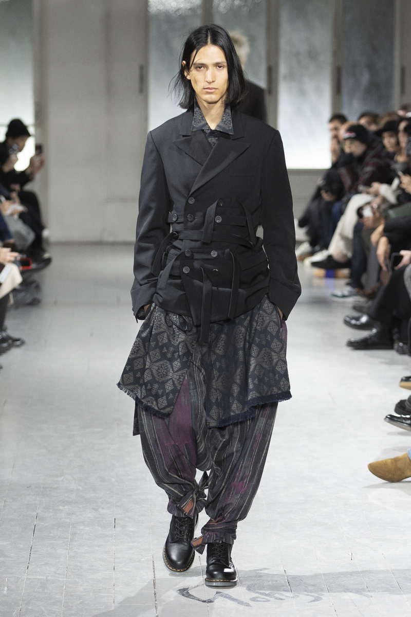 Yohji Yamamoto pour HOMME AW23-24 Collection - Photo courtesy of Yohji Yamamoto