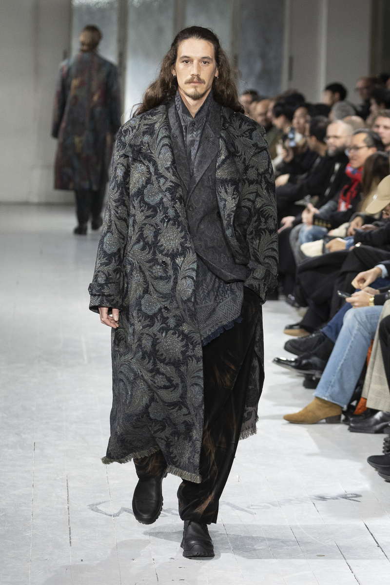 Yohji Yamamoto pour HOMME AW23-24 Collection - Photo courtesy of Yohji Yamamoto