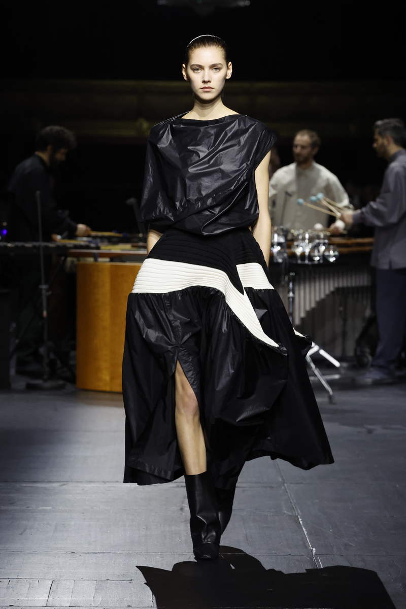 Issey Miyake Autumn Winter 2023 ⁄ 24 Collection: The Square And Beyond - Photo courtesy of Issey Miyake