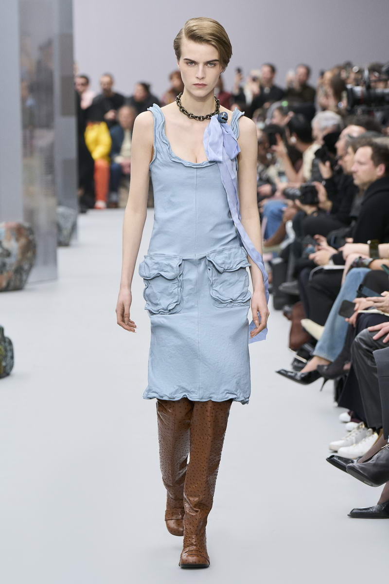 Acne Studios Fall Winter 2025 Womenswear - Photo courtesy of Acne Studios