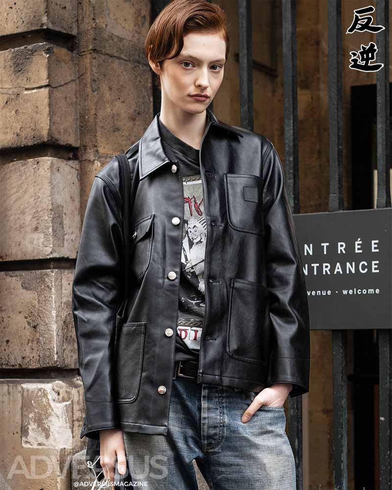 Boxy leather & baggy jeans: Aine O’Leary’s off-duty street style - Photo ADVERSUS