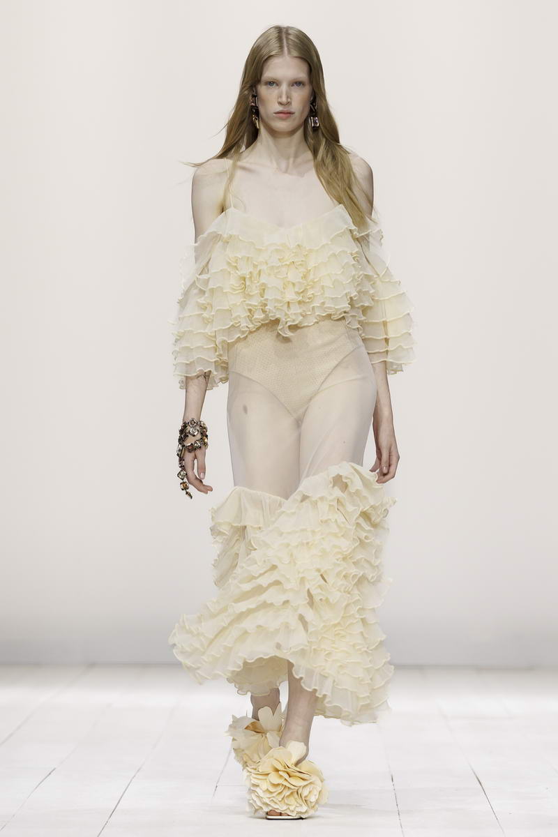 Givenchy by Sarah Burton Women’s Ready-To-Wear Spring-Summer 2026 Collection - Photo Courtesy of Givenchy