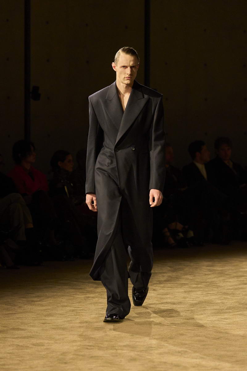 SAINT LAURENT FASHION SHOW MEN WINTER 2026 2027 - Photo courtesy of Saint Laurent