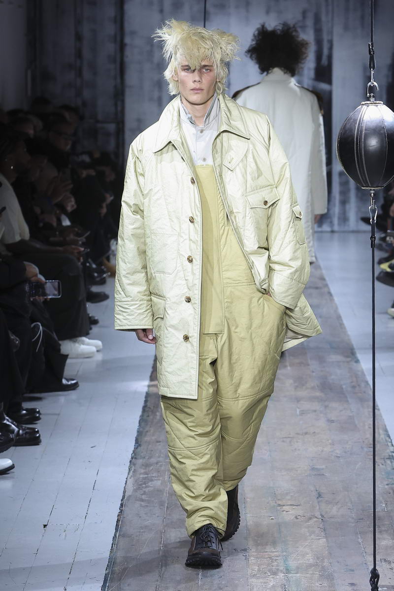 Yohji Yamamoto Fall/Winter 2026-2027 - Photo courtesy of Yohji Yamamoto