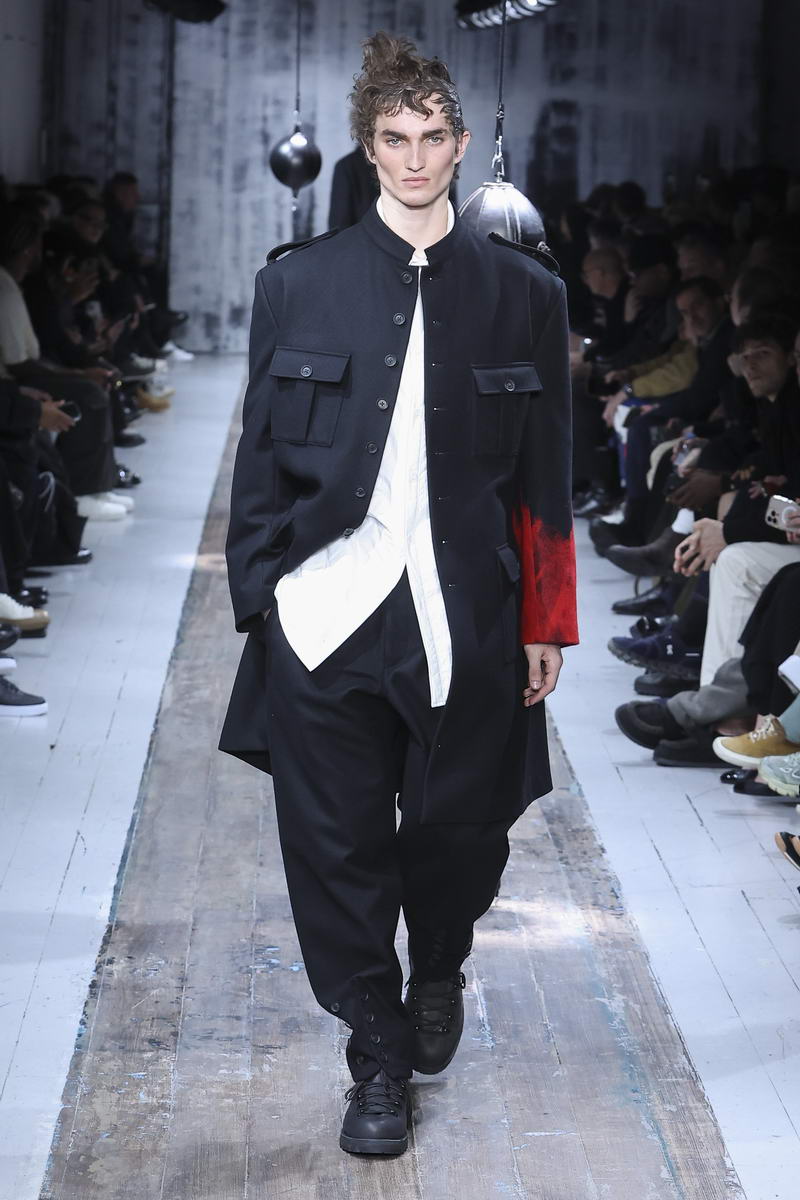 Yohji Yamamoto Fall/Winter 2026-2027 - Photo courtesy of Yohji Yamamoto