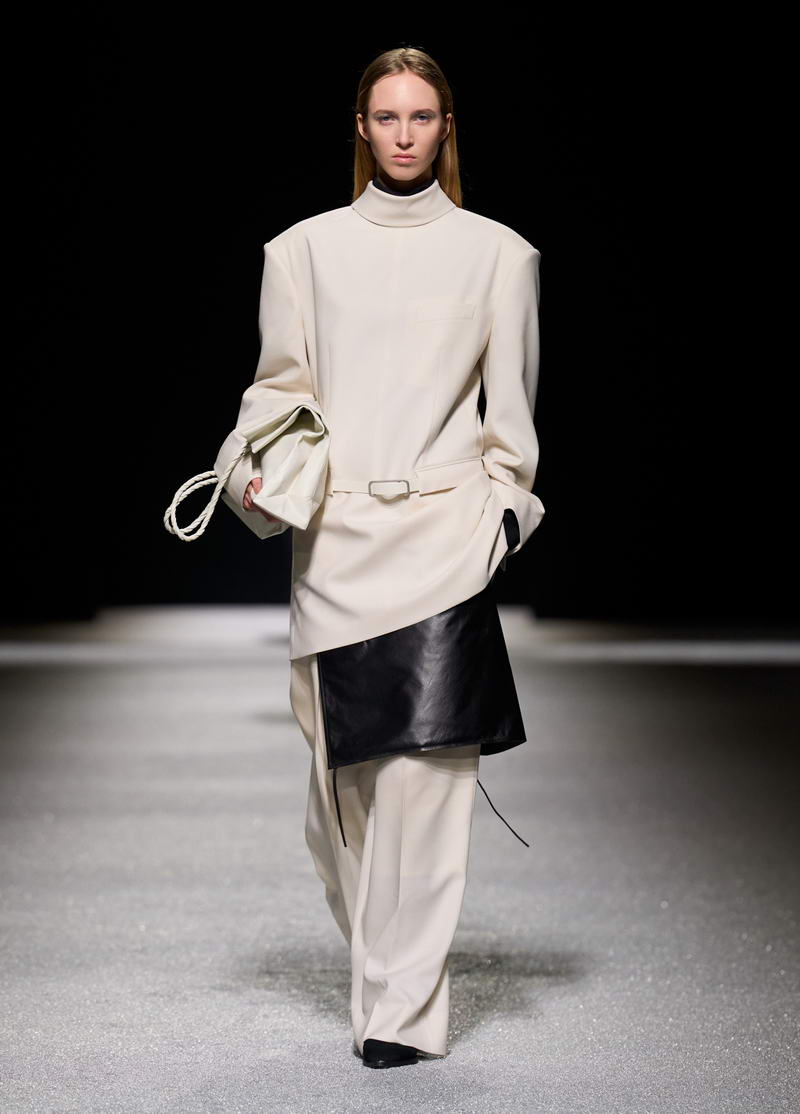 ISSEY MIYAKE Autumn Winter 2026 2027 - Photo courtesy of ISSEY MIYAKE