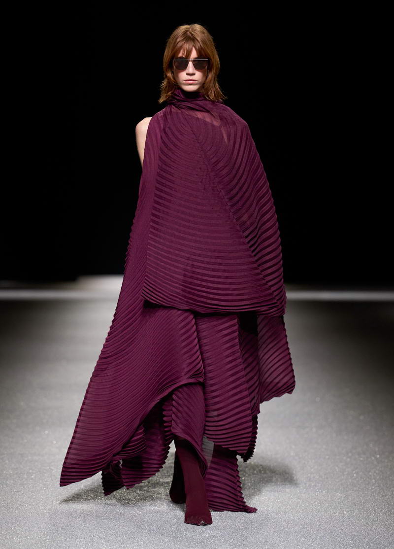 ISSEY MIYAKE Autumn Winter 2026 2027 - Photo courtesy of ISSEY MIYAKE