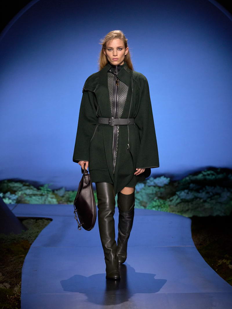 Twilight in Motion: Hermès Unveils a Nocturnal Elegance for Fall/Winter 2026-2027 - Photo courtesy of Hermès