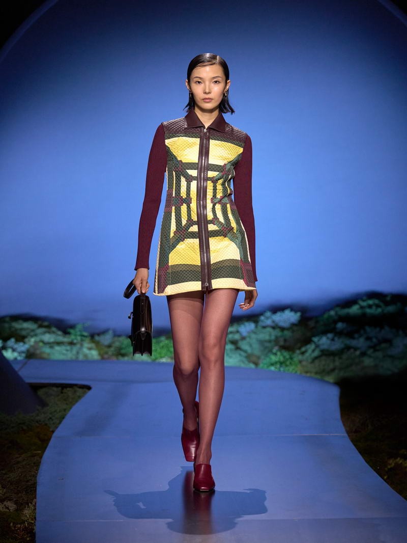 Twilight in Motion: Hermès Unveils a Nocturnal Elegance for Fall/Winter 2026-2027 - Photo courtesy of Hermès