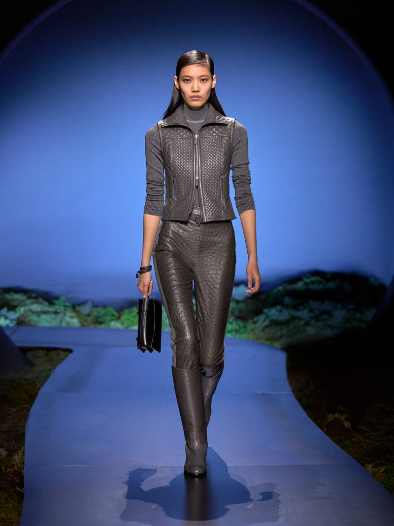 Twilight in Motion: Hermès Unveils a Nocturnal Elegance for Fall/Winter 2026-2027 - Photo courtesy of Hermès