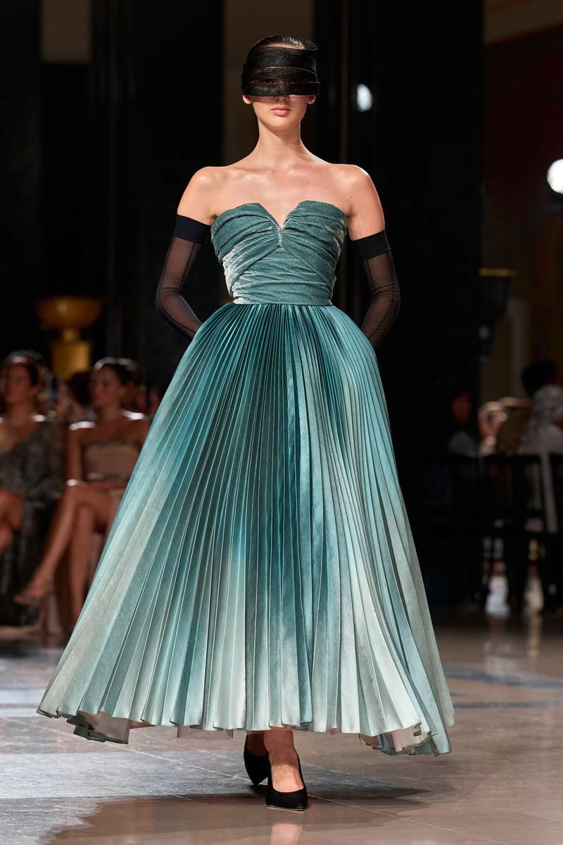 ELIE SAAB Haute Couture AW27 - Photo courtesy of Elie Saab
